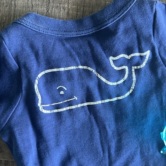 Vineyard Vines Longsleeve Navy Whale Logo Onesie - Picture 6 of 6